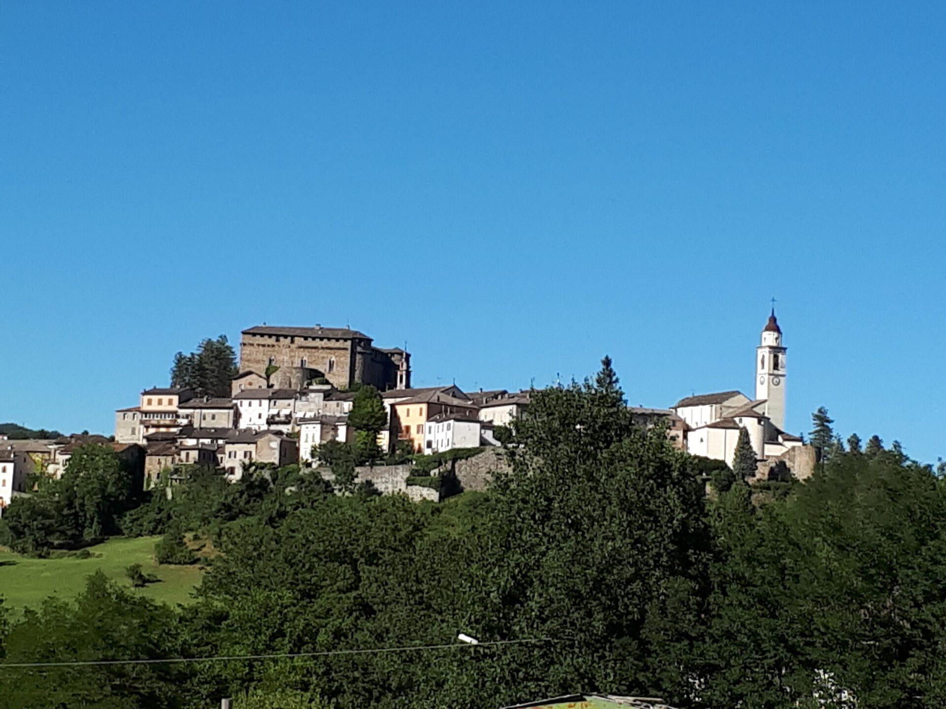 Borgo medievale di Compiano con il Castello Malaspina-Dal Verme, Val Taro
